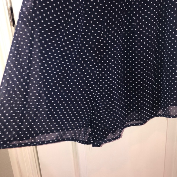 A really cute poka dotted romper - Picture 4 of 6